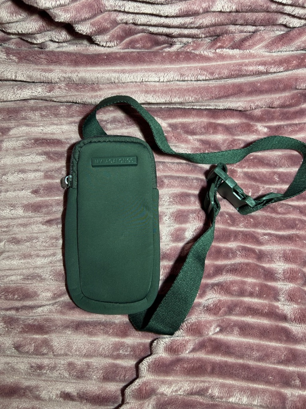 Minimal Neoprene Belt Bag in Dark Green